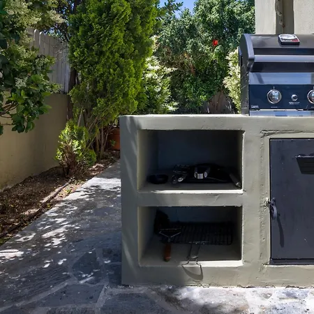 Beachfront Alexandra Vila *