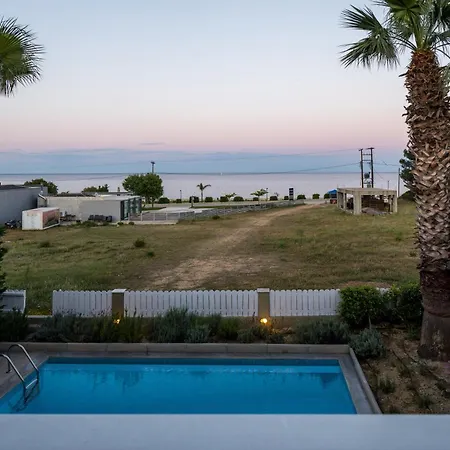 Vila Beachfront Alexandra *