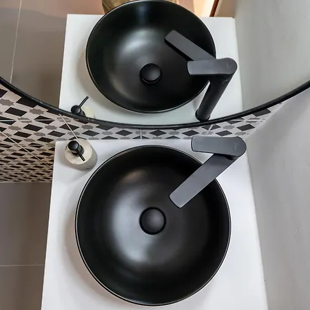 Beachfront Alexandra Vila *