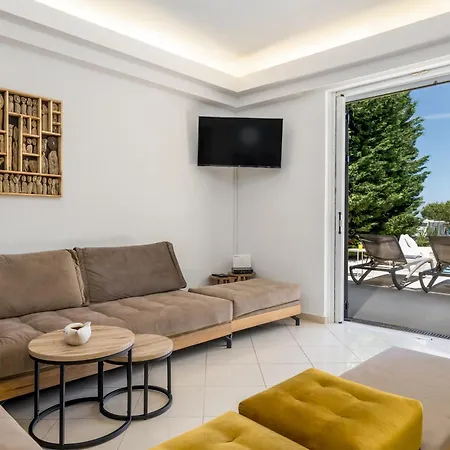 Beachfront Alexandra Vila