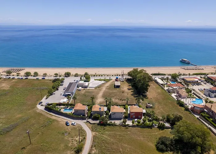 Beachfront Alexandra Villa
