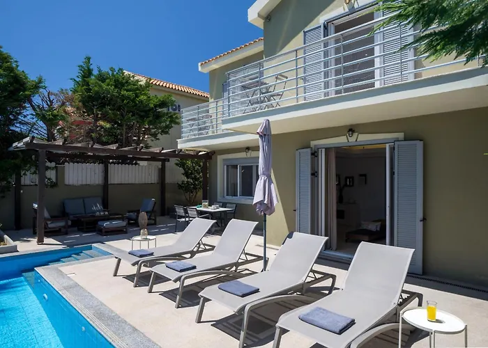 Beachfront Alexandra Villa