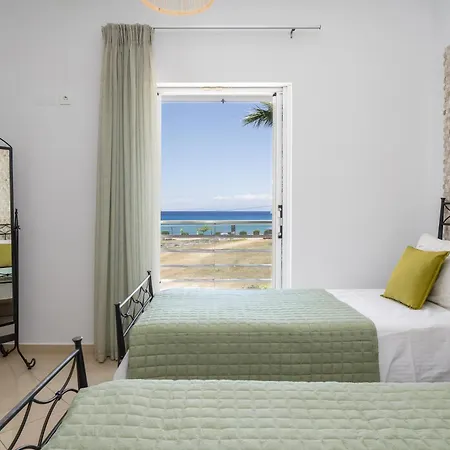 Beachfront Alexandra *