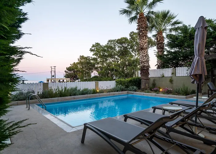 Beachfront Alexandra Villa