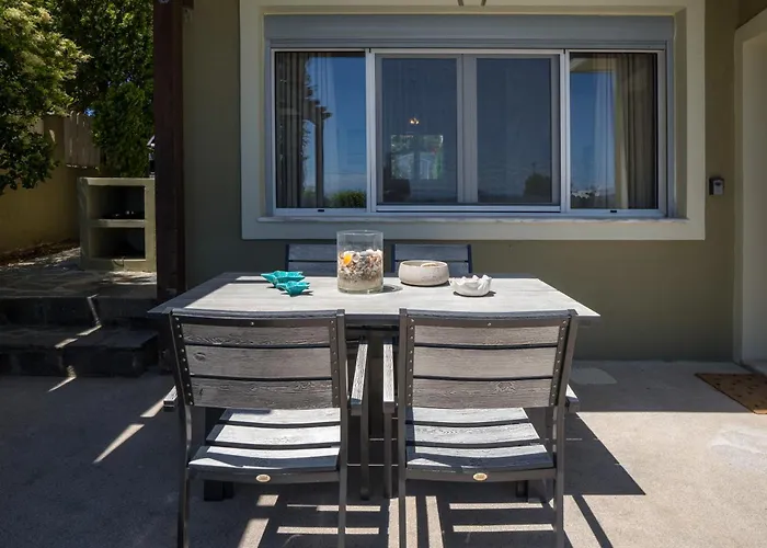 Beachfront Alexandra *