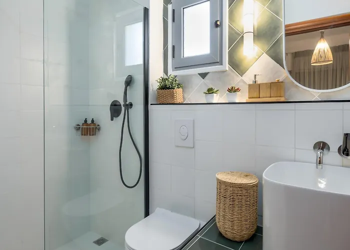 Beachfront Alexandra Villa