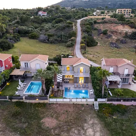 Beachfront Alexandra *