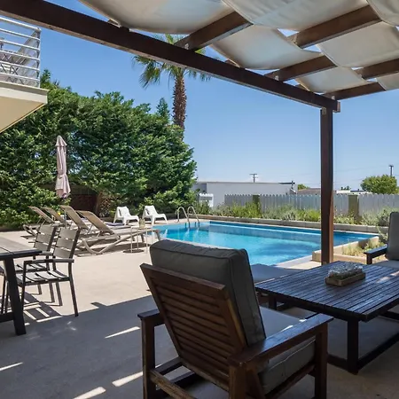 Beachfront Alexandra *