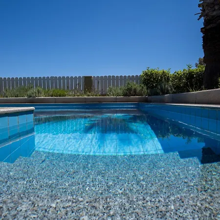 Beachfront Alexandra Villa