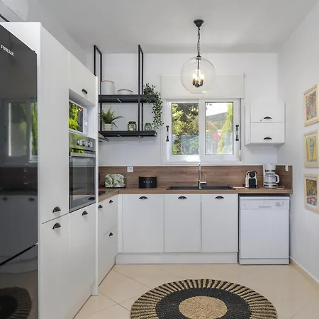 Beachfront Alexandra Villa